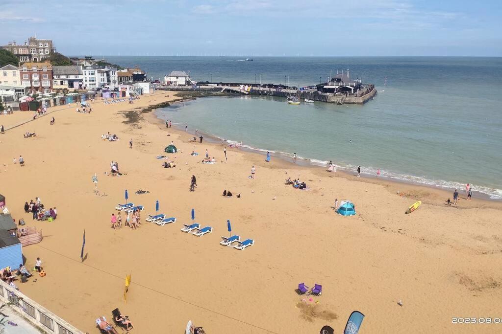 This Must Be The Place Broadstairs Ngoại thất bức ảnh